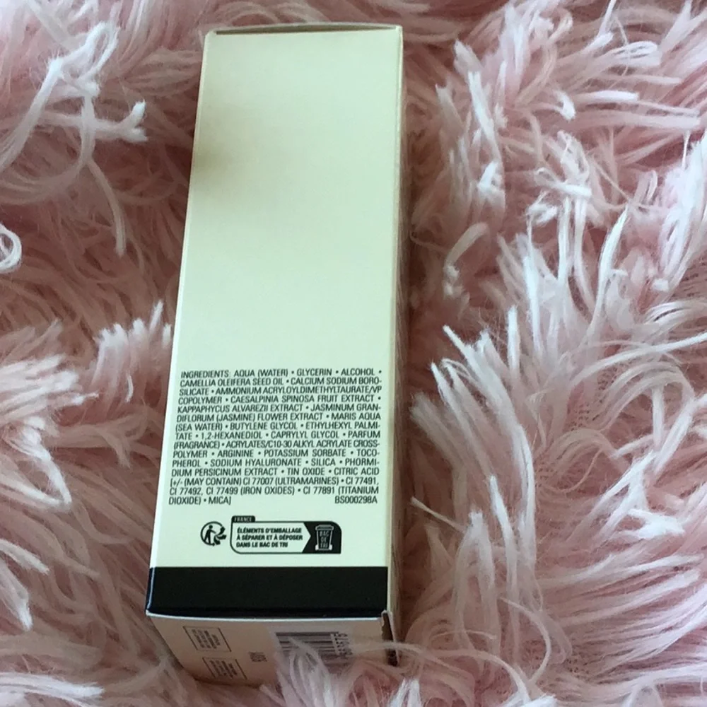 New CHANEL Les Beiges Hydration Glow Primer in Frosty White In Box